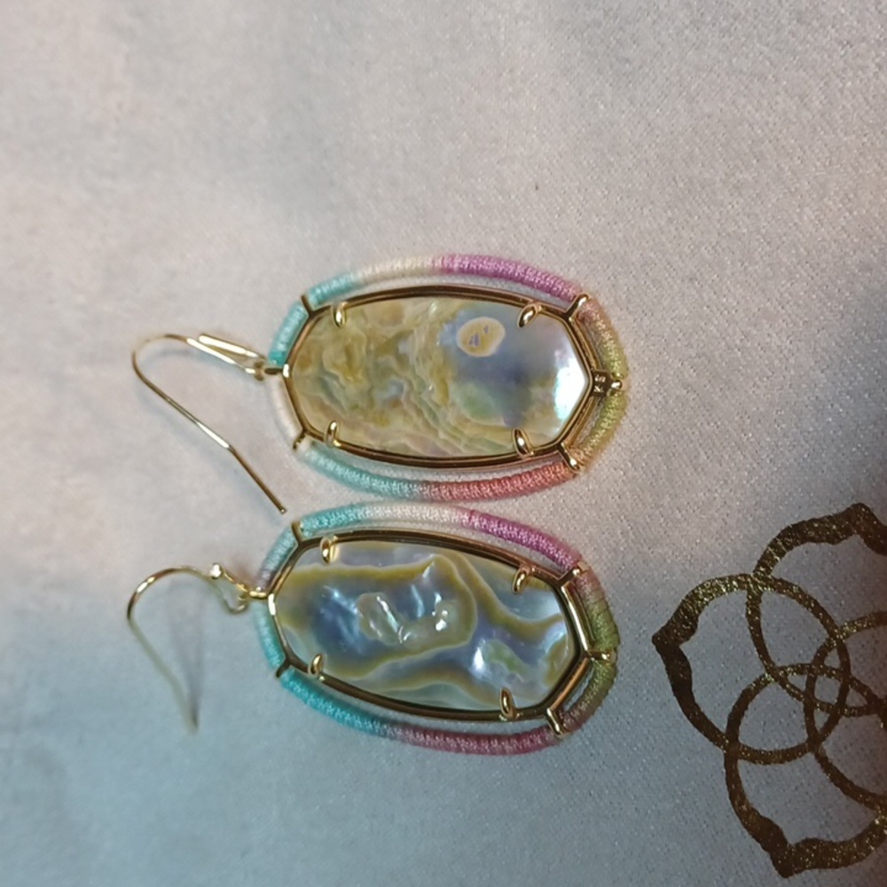 Kendra Scott Threaded Elle Earrings - Picture 2 of 5
